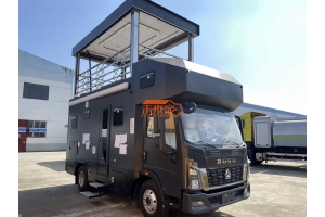 重汽豪沃升降顶侧拓展式多功能房车