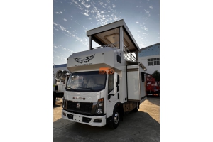 剧组房车 剧组发电机 明星吃饭住宿化妆房车